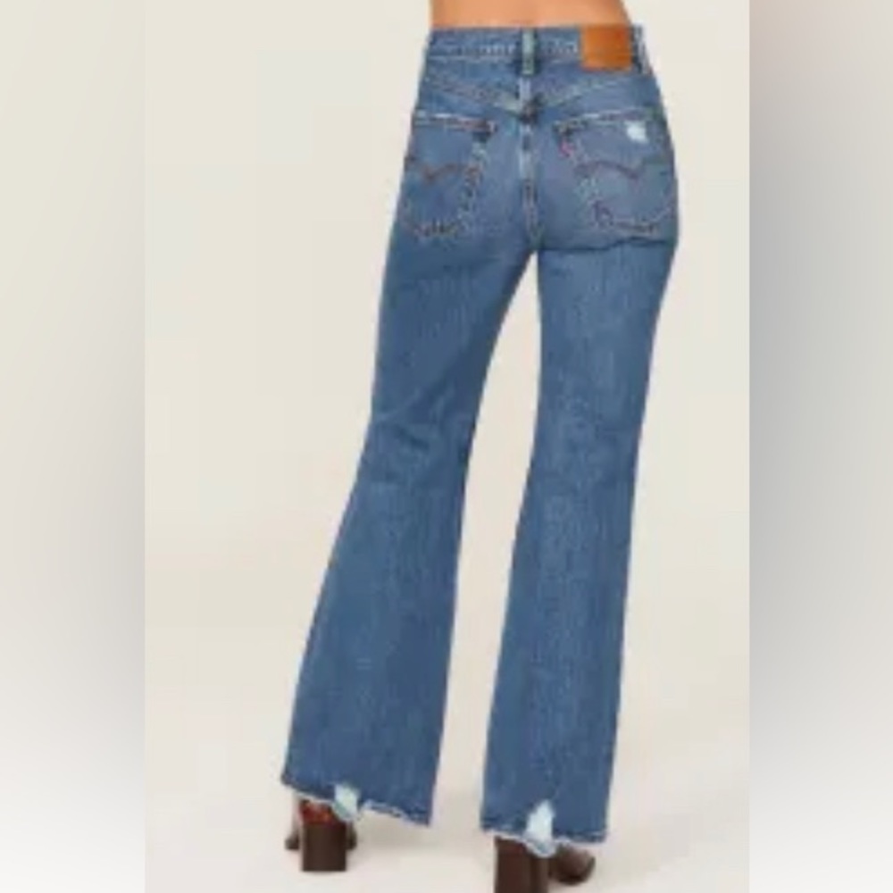 Levi’s Premium ‘70s High Flare- brand new, never worn!
